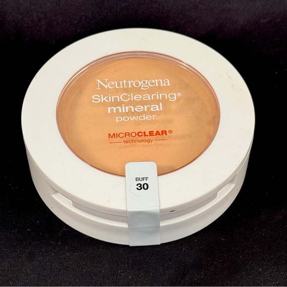 Neutrogena SkinClearing Mineral Powder - Buff (Beige) - Picture 2 of 5